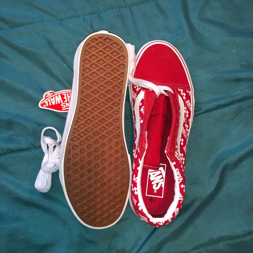 vans - Picture 2 of 2